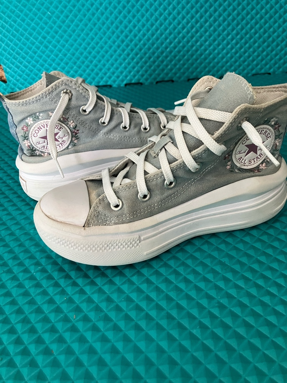 CONVERSE CTAS Girls Move Platform Embroidered Florals High Top Sneakers | 1